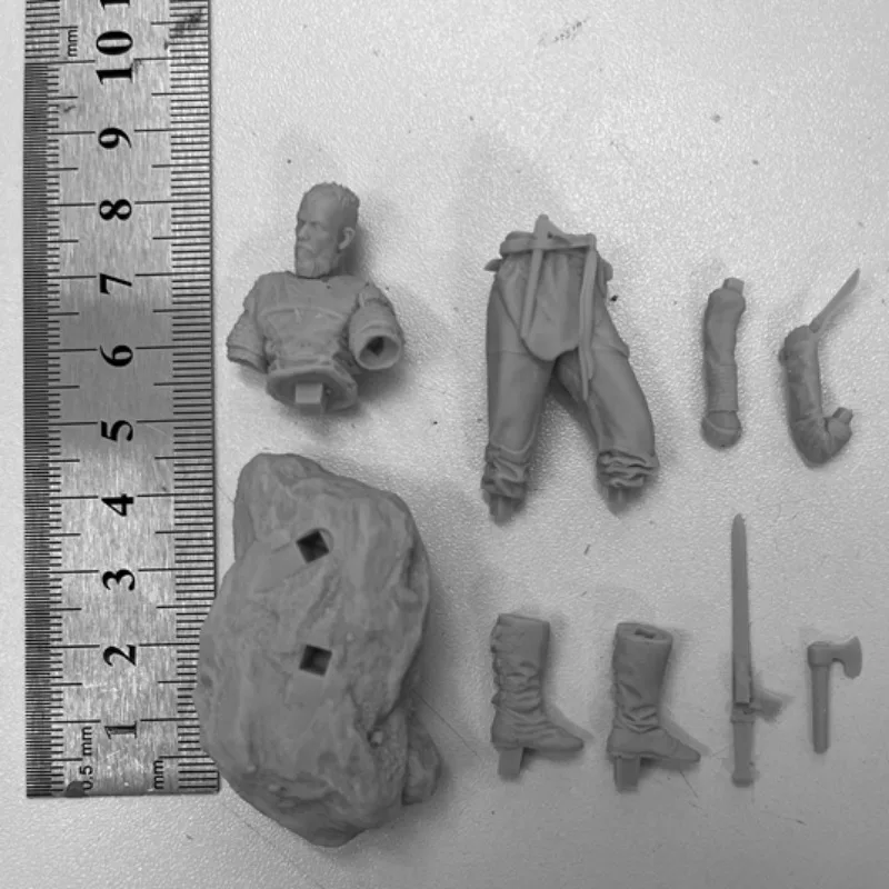 1/24 Bilancia Figura In Resina - Model Kit Revell recensione e prezzo