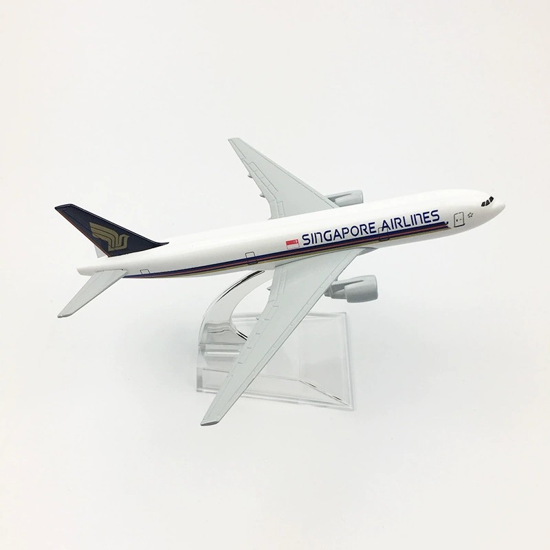 Modellino in Metallo di Aereo  - Model Kit Singapore recensione e prezzo