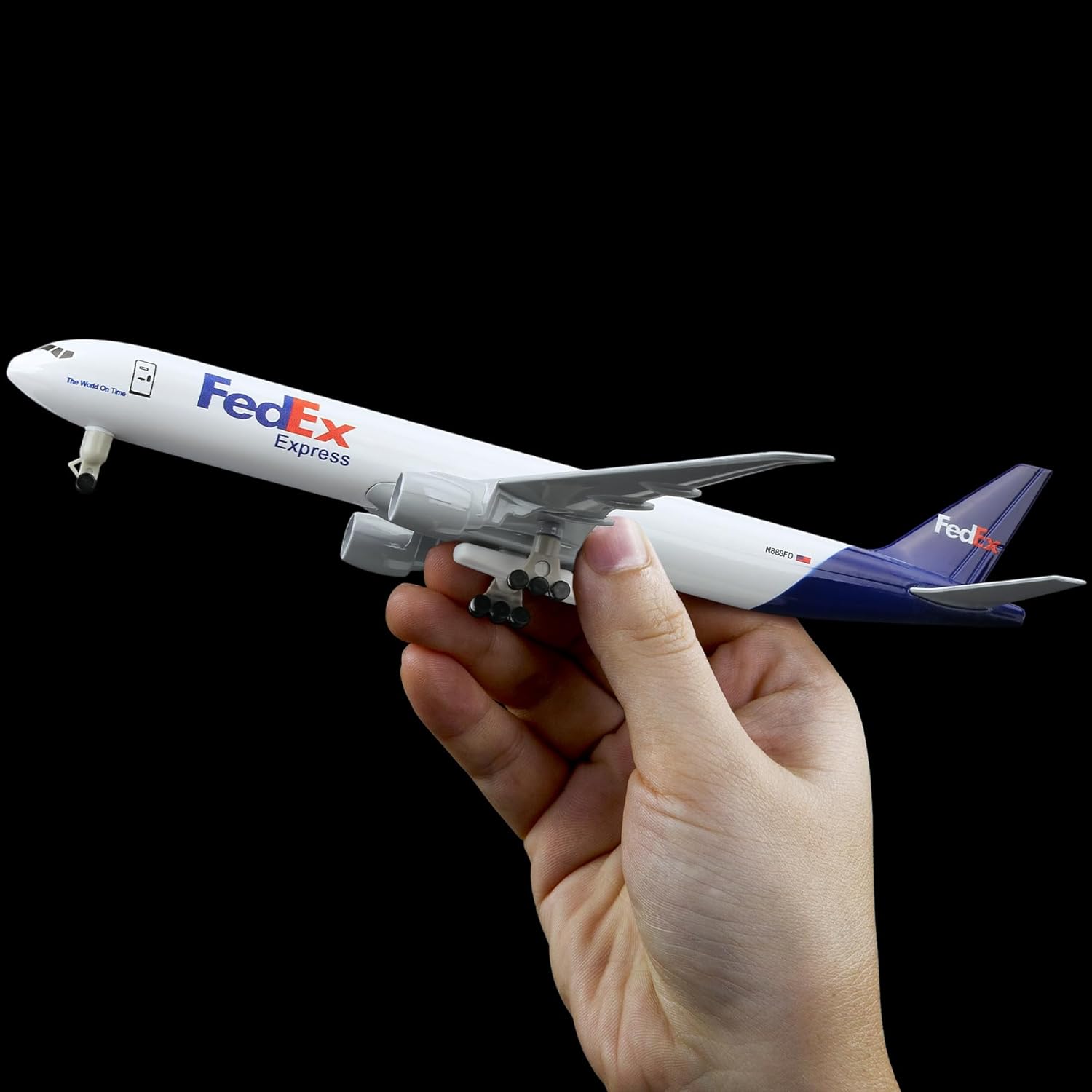 Modellino di aereo Fedex B777  - Model Kit Store recensione e prezzo